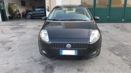 Usata Fiat Grande Punto Dynamic 69 CV (50 kW) 2009 Nero Utilitaria