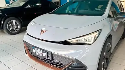Usata Cupra Born e-Boost 169 kW (231 CV) 2023 Grigio Utilitaria