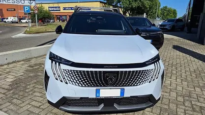 Bianco Nuova 2025 Peugeot 5008 GT Monovolume | 42.900 €