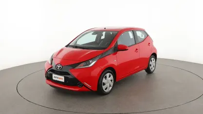 Usata Toyota Aygo X-play 70 CV (51 kW) 2017 Rosso Utilitaria