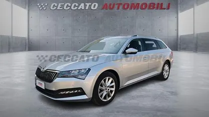Grigio Usata 2023 Skoda Superb Executive Station wagon | 21.840 € (Super prezzo)