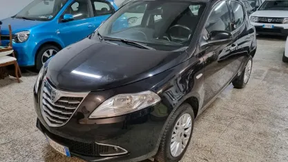 Usata Lancia Ypsilon Gold 80 CV (58 kW) 2014 Other Utilitaria