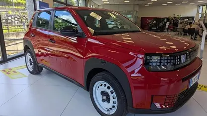 Nuova Fiat Grande Panda Pop 101 CV (74 kW) 2026 Rosso Utilitaria