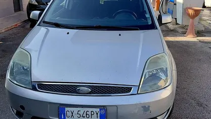 Grigio Usata 2005 Ford Fiesta Ghia Tre volumi | 1300 € (Ottimo prezzo)