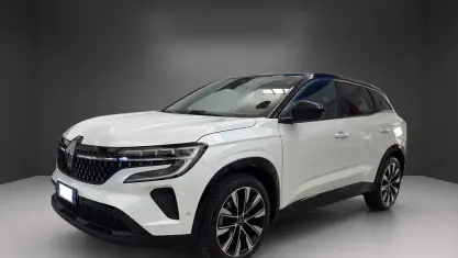 Usata Renault Austral Techno 200 CV (147 kW) 2023 Bianco metallizzato SUV