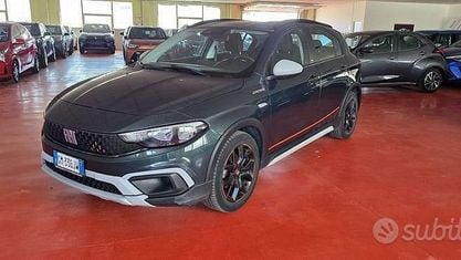 Usata Fiat Tipo Cross 131 CV (96 kW) 2023 Verde Berlina