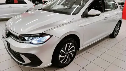 Usata VW Polo Life 80 CV (58 kW) 2024 Argento Utilitaria