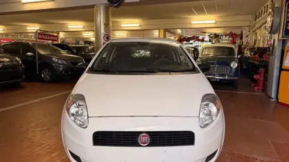Usata Fiat Punto Easy 69 CV (50 kW) 2012 Bianco Utilitaria
