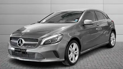 Usata Mercedes A180 109 CV (80 kW) 2018 Grigio montagna Berlina