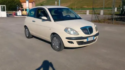 Usata Lancia Ypsilon 69 CV (50 kW) 2005 Giallo Utilitaria