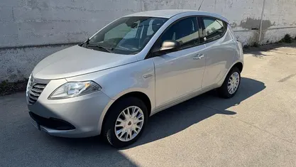 Usata Lancia Ypsilon 85 CV (62 kW) 2015 Utilitaria