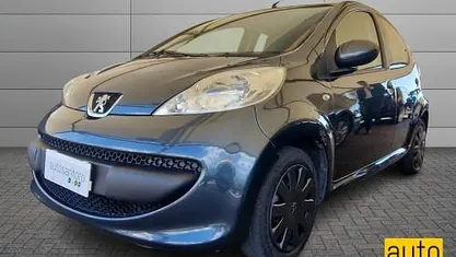 Usata Peugeot 107 Urban Move 68 CV (50 kW) 2008 Grigio Utilitaria