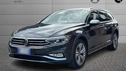 Usata VW Passat Alltrack 200 CV (147 kW) 2023 Grigio Station wagon