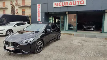 Begagnad BMW 118 M Sport 150 HK (110 kW) 2025 Svart Halvkombi