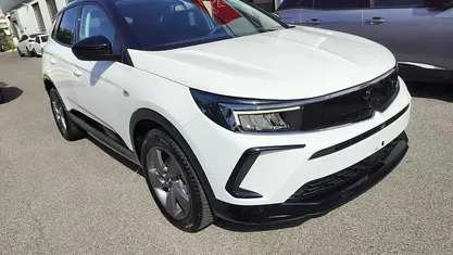 Bianco Nuova 2025 Opel Grandland X SUV | 26.750 € (Buon prezzo)