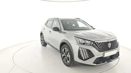 Usata Peugeot 2008 Allure 101 CV (74 kW) 2025 Grigio scuro SUV