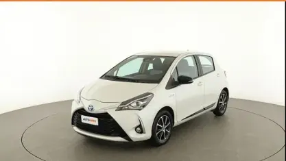 Usata Toyota Yaris Team 101 CV (74 kW) 2018 Bianco Utilitaria