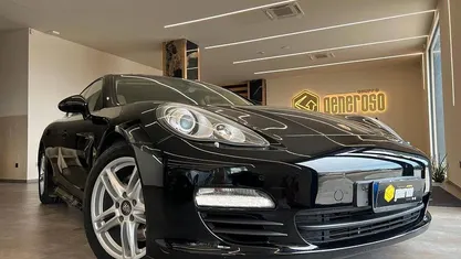 Usata Porsche Panamera 250 CV (183 kW) 2012 Nero Utilitaria
