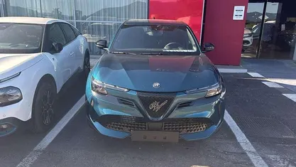 Nuova Alfa Romeo Junior 145 CV (106 kW) 2025 Blu/azzurro SUV