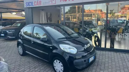 Usata Peugeot 107 68 CV (50 kW) 2010 Grigio Utilitaria