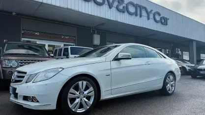 Usata Mercedes E250 Avantgarde 204 CV (150 kW) 2010 Bianco Coupé