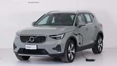 Verde Usata 2022 Volvo XC40 Core SUV | 29.900 € (Buon prezzo)