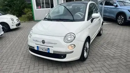 Begagnad Fiat 500 Lounge 69 HK (50 kW) 2015 Vit Halvkombi