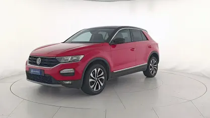 Usata VW T-Roc Style 150 CV (110 kW) 2021 D8 flash red SUV