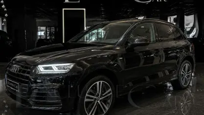 Usata Audi Q5 Comfort 190 CV (139 kW) 2019 Grigio SUV