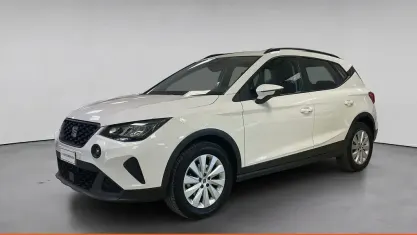 Usata Seat Arona Style 110 CV (80 kW) 2023 Bianco / pastello SUV