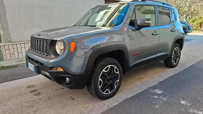 Begagnad Jeep Renegade Trailhawk 170 HK (125 kW) 2018 Grå SUV