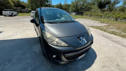 Usata Peugeot 207 Access 70 CV (51 kW) 2011 Grigio Berlina