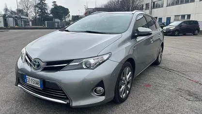 Usata Toyota Auris Hybrid Business Edition 99 CV (72 kW) 2015 Station wagon