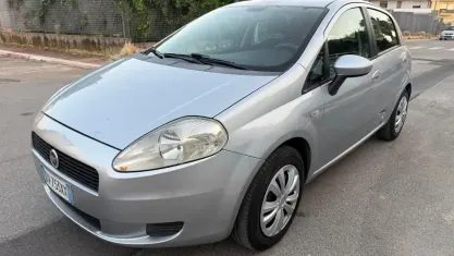 Usata Fiat Grande Punto Dynamic 90 CV (66 kW) 2007 Grigio Utilitaria