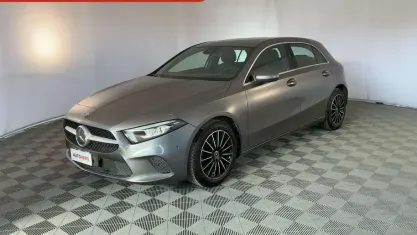 Usata Mercedes A180 116 CV (85 kW) 2019 Grigio Berlina