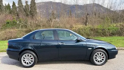 Usata Alfa Romeo 156 Distinctive 140 CV (102 kW) 2003 Blu Berlina