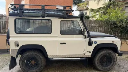 Usata Land Rover Defender 122 CV (89 kW) 2001 Bianco Station wagon