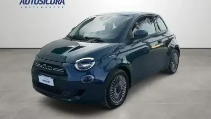 Begagnad Fiat 500e 42 kW (58 HK) 2024 Blå Sedan