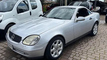 Usata Mercedes SLK230 193 CV (141 kW) 1997 Argento Cabrio