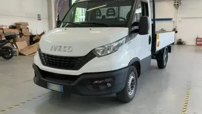Usata Iveco Daily 116 CV (85 kW) 2022 Bianco Cabrio