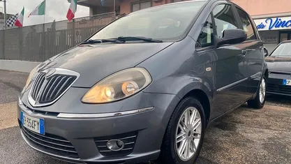 Grigio Usata 2012 Lancia Musa Platinum Monovolume | 5200 € (Buon prezzo)