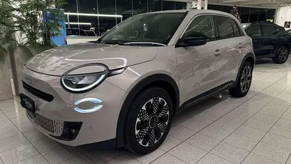 Usata Fiat 600 La Prima 101 CV (74 kW) 2025 Beige capuccino SUV