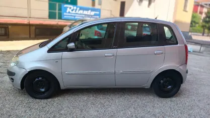Usata Lancia Musa 90 CV (66 kW) 2007 Grigio Monovolume