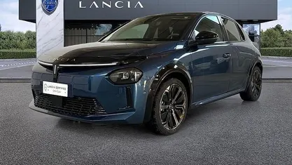 Usata Lancia Ypsilon 114 kW (156 CV) 2024 Blu Utilitaria