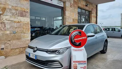 Usata VW Golf VIII Life 116 CV (85 kW) 2022 Grigio Berlina