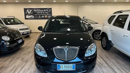 Usata Lancia Ypsilon 69 CV (50 kW) 2011 Nero Utilitaria