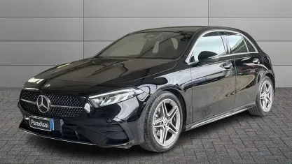 Käytetty Mercedes A180 AMG line 136 HP (100 kW) 2025 Musta Sedan