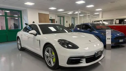 Usata Porsche Panamera 330 CV (242 kW) 2019 Berlina