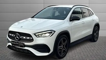 Bianco polare Usata 2023 Mercedes GLA200 Premium SUV | 36.900 € (Buon prezzo)