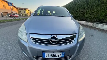 Usata Opel Zafira Club 140 CV (102 kW) 2008 Grigio Monovolume